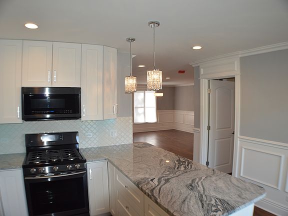 3rd image of 5009 N Oak Park Ave