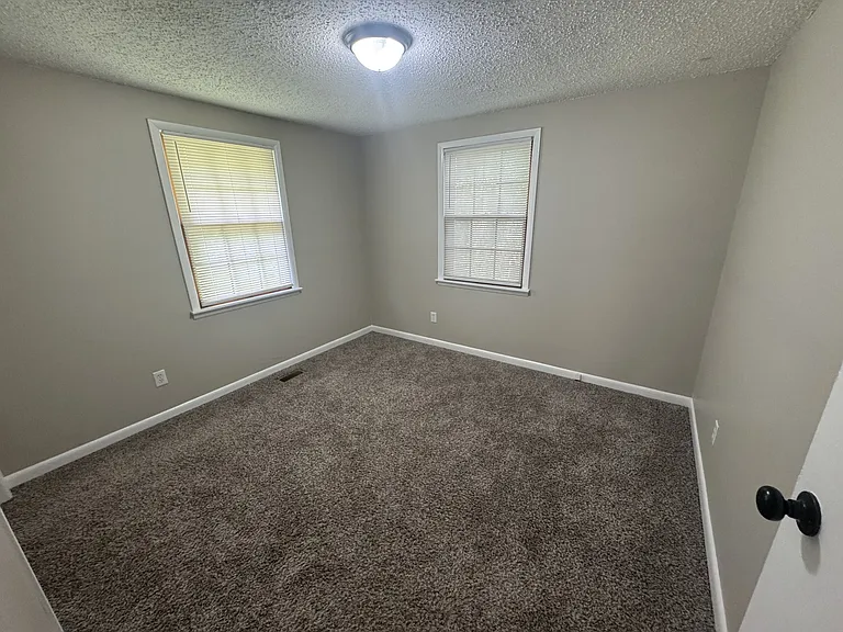 104 Noel Ln — Photo 9