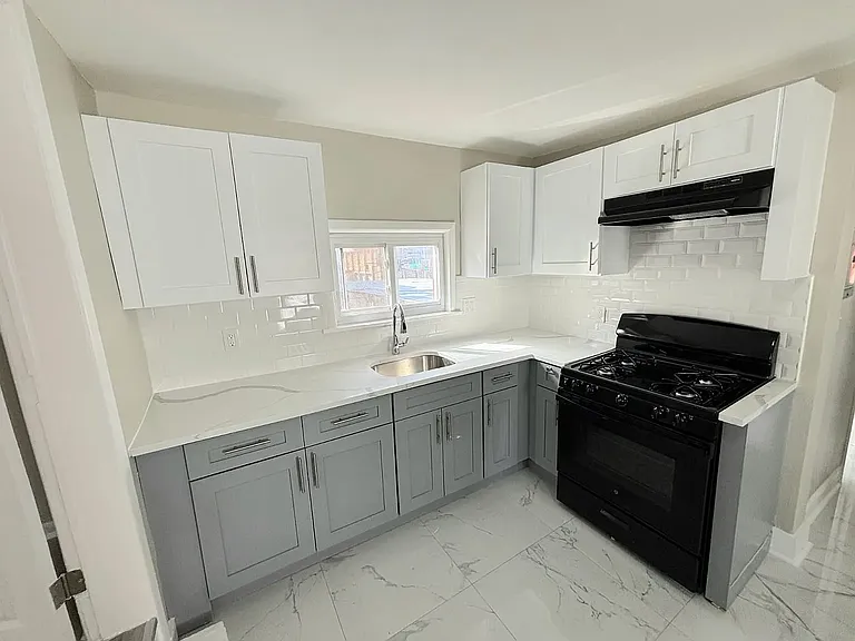 124 Parker St #2 — Photo 1