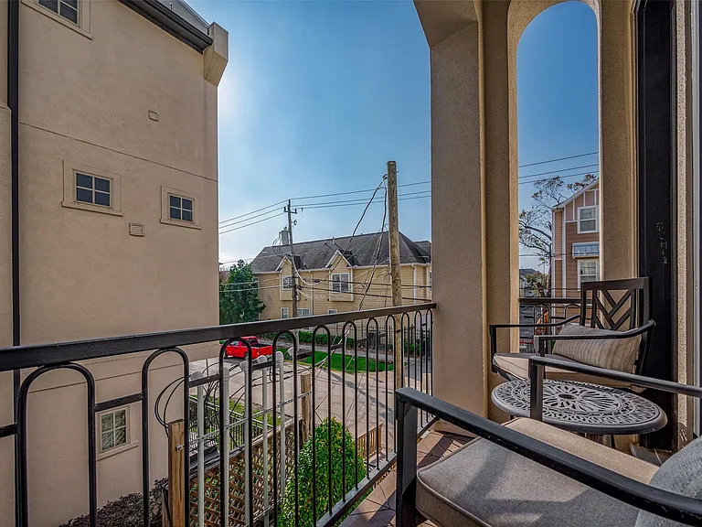 2524 Sherwin St — Photo 36
