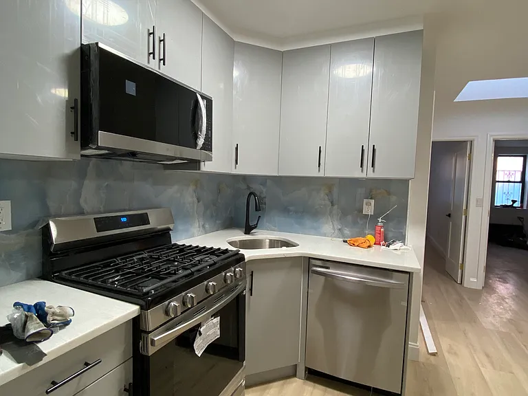 855 Wyckoff Ave #1 — Photo 1
