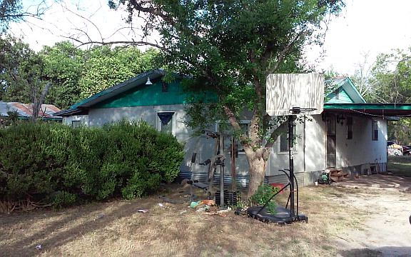 2nd image of 1412 Krause Ln