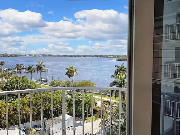 2nd image of 3901 S Flagler Dr APT 804