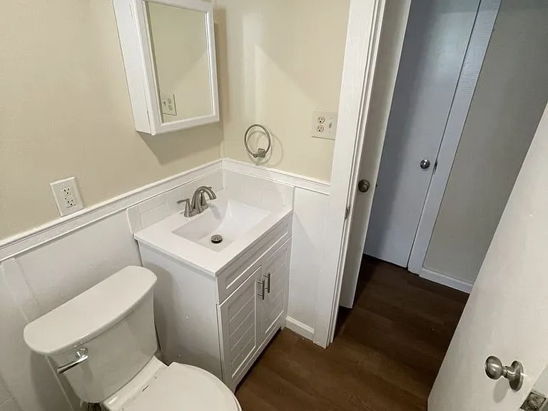 1104 Spaulding St — Photo 2