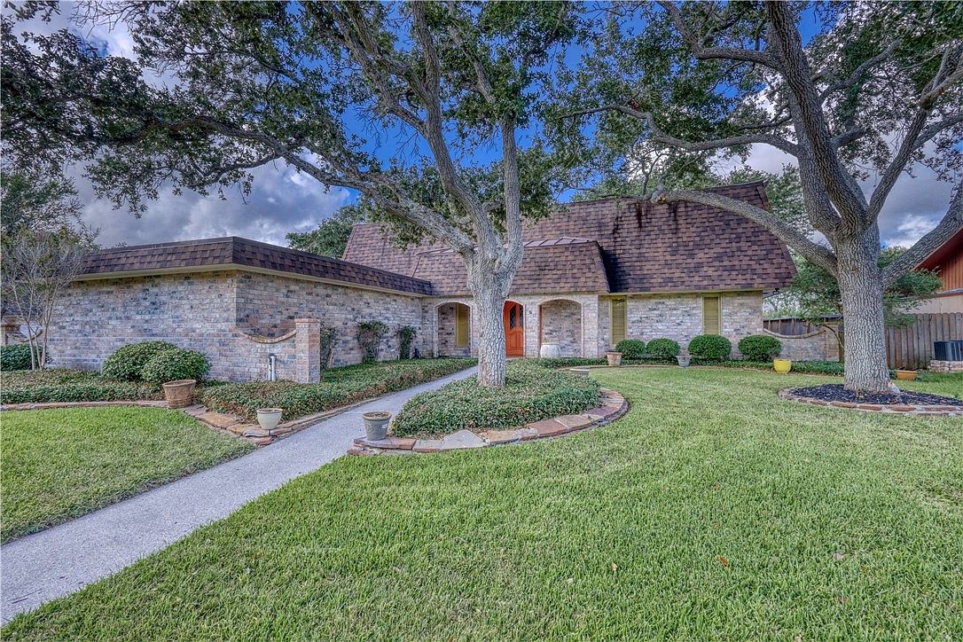 5233 Saint Andrews Dr