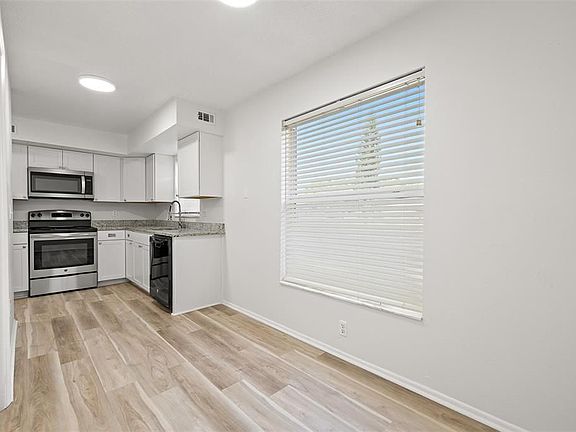 4th image of 14214 Village Terrace Dr