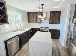 16623 Jolly Roger Rd, Jamaica Beach, TX 77554