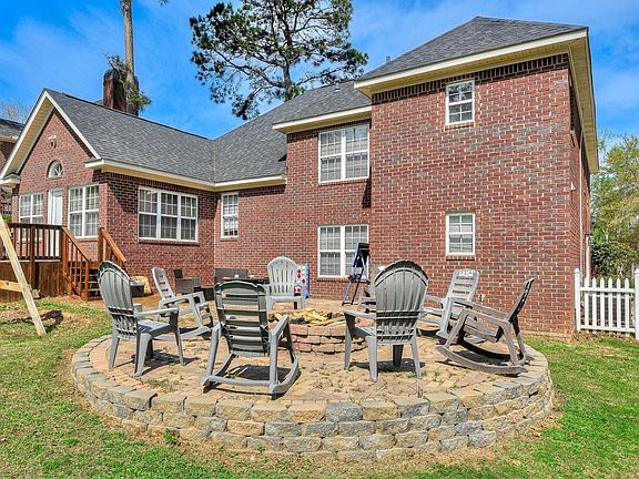 3rd image of 4480 Cape Cod Drive