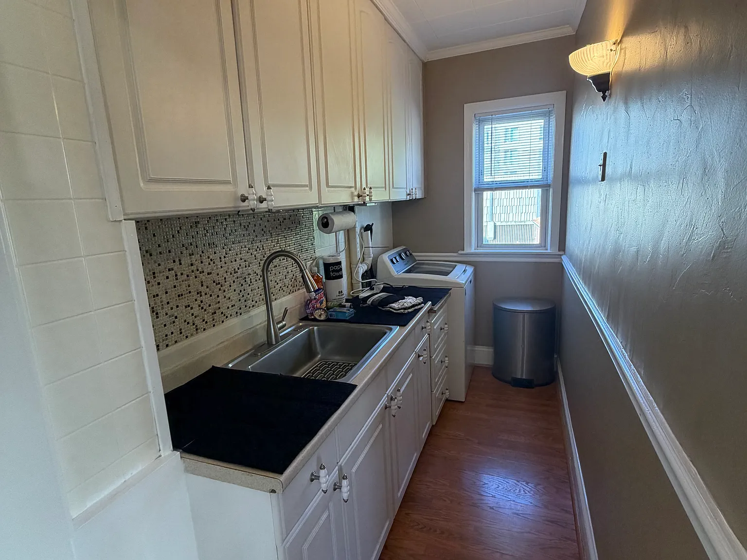 3 bed, 1300 sqft, $2,700 — Photo 2