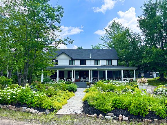 3rd image of 1040 Walker Lake Dr