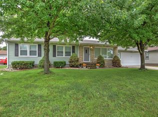 71 Northland Dr, Decatur, IL 62526