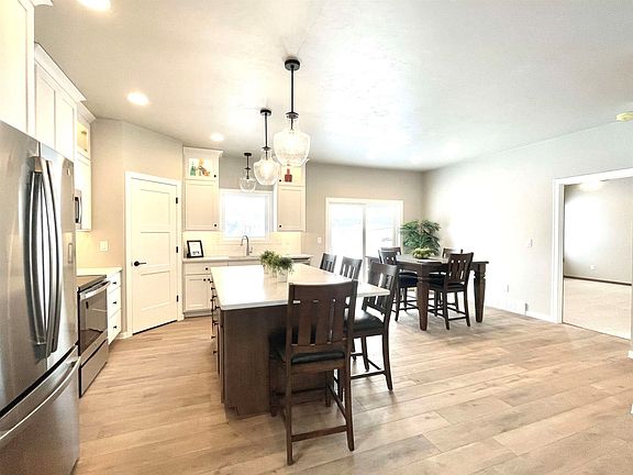 5th image of 1220 Lake Largo Dr