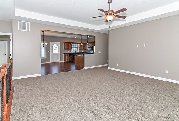 4th image of 665 Lewis St