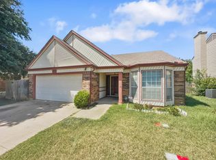 2512 Creekwood Ln, Fort Worth, TX 76123