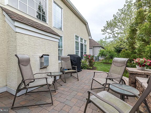 5th image of 295 Goldenrod Dr