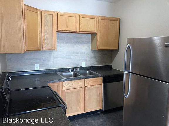 3rd image of 3715 Oakland Ave APT 10