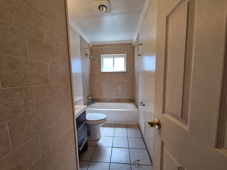 27067 Lawnwood St — Photo 17