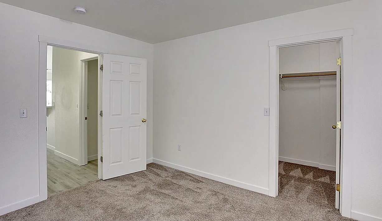 Aspen Apartments — Photo 2
