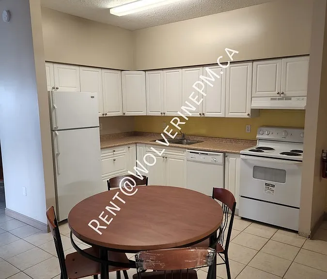251 Lester St #605 — Photo 9