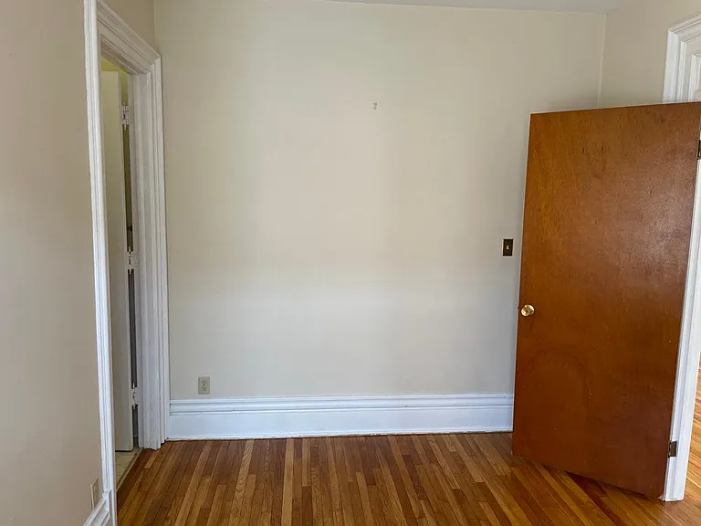 423 Crescent St NE #2 — Photo 11