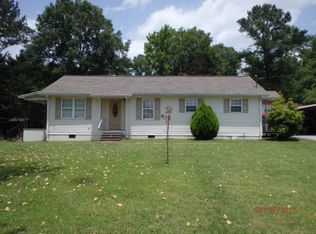 825 Buena Vista Rd, Huntingdon, TN 38344