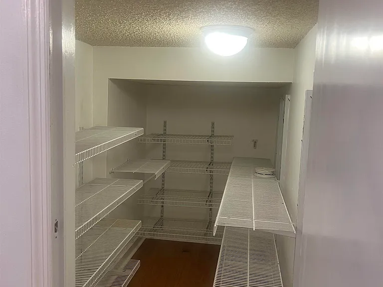 427 Russell St NE — Photo 6