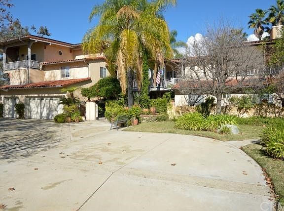 2nd image of 615 E Miramar Ave