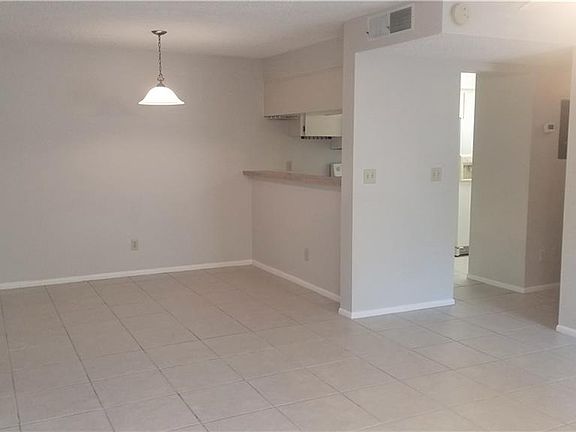 3rd image of 2998 Bonaventure Cir APT 103