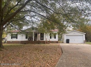 869 Pine Tree Dr, Senatobia, MS 38668