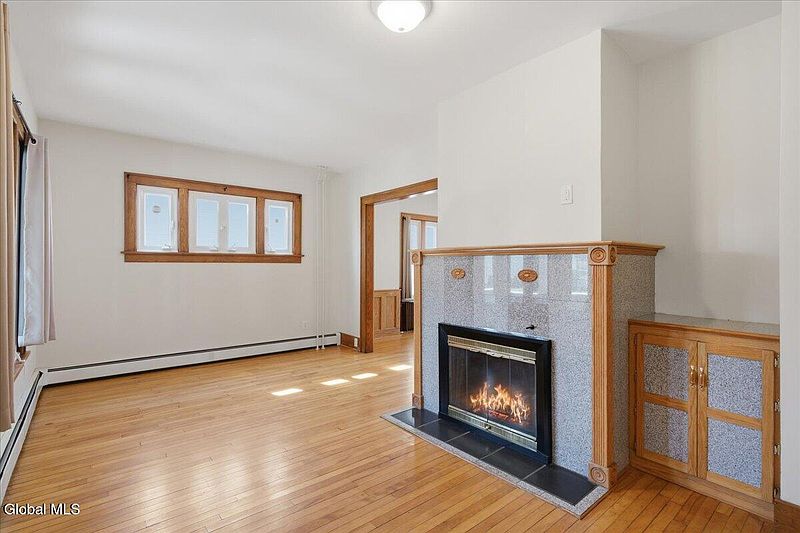 5th image of 156 Elmer Avenue