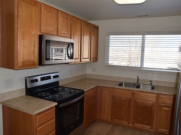 3rd image of 4825 Hahns Peak Dr Unit 201