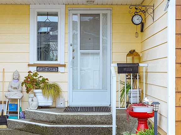4th image of 9933 Chemainus Rd Unit 38