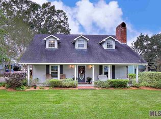 16521 Oakridge Rd, Prairieville, LA 70769