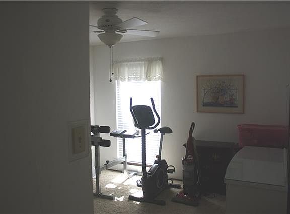 4th image of 3141 E Park Dr