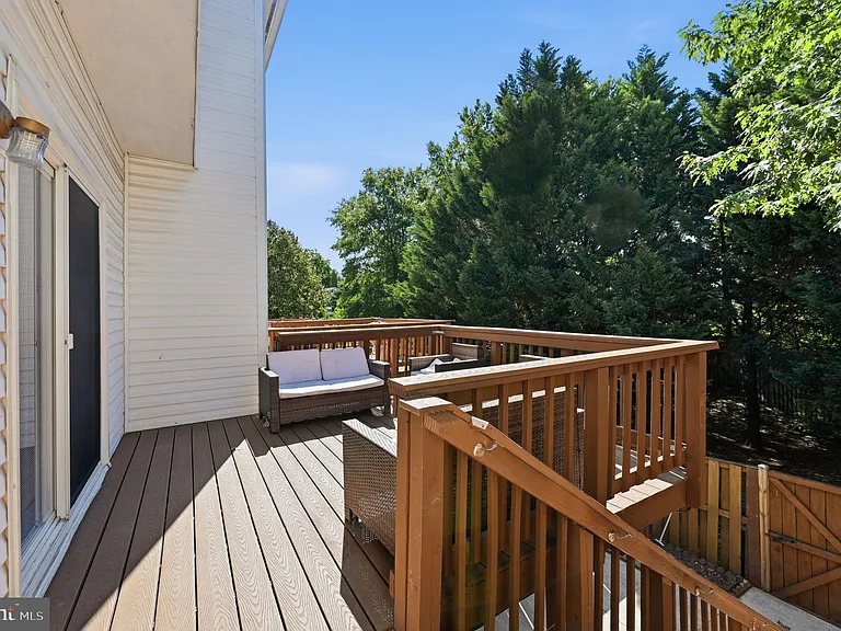 7676 Helmsdale Pl — Photo 33