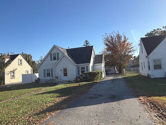 3rd image of 10441 W Palmer Ave
