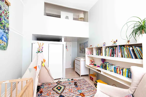 Sold by Compass | media 23