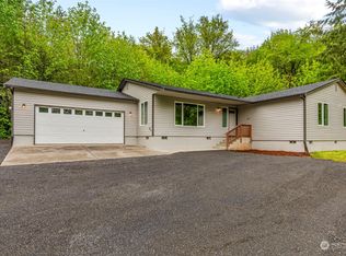 415 McKee Rd, Castle Rock, WA 98611