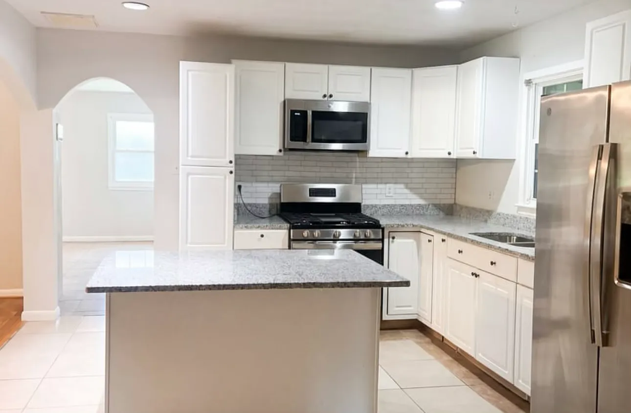 3 bed, 1678 sqft, $2,410 — Photo 1