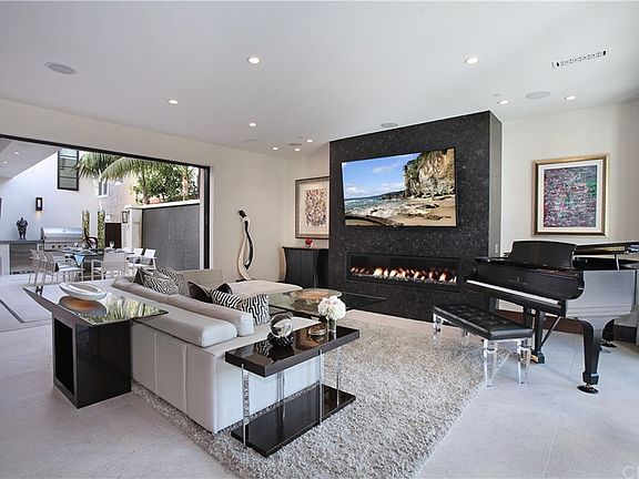 4th image of 230 Heliotrope Ave