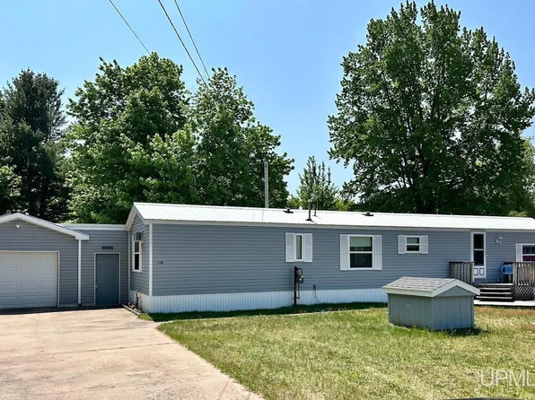 508 Meadowbrook Ln, Marquette, MI 49855