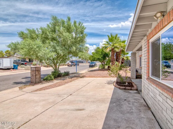 2757 W Calle Del Huerto, Tucson, AZ 85741