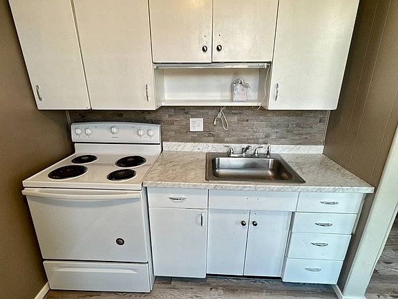 5th image of 121 W 6th St #1