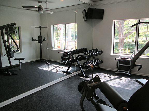 5th image of 410 Village Green Blvd APT 104