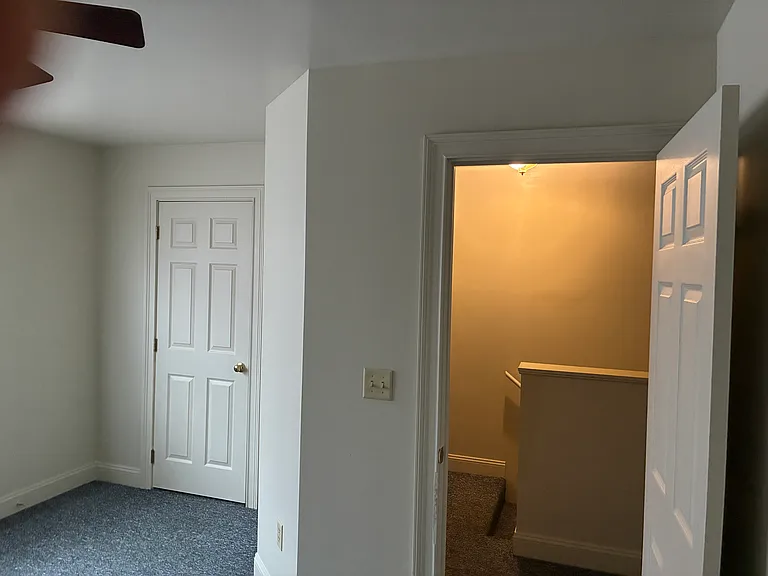 61 N Clinton St #B — Photo 8