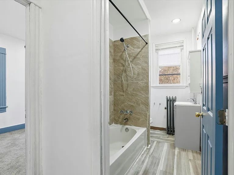 940 Monroe Ave — Photo 17