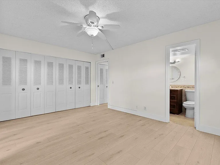 142 Kent St #I — Photo 14