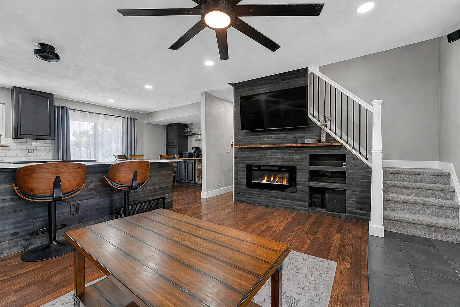 5 bed, 2136 sqft, $1,500 — Photo 4