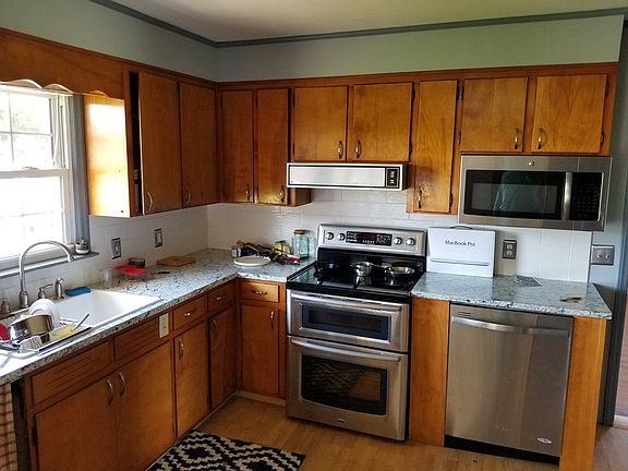 2nd image of 6528 Troutdale Hwy