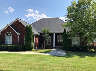 8161 Rambling Rose Dr, Ooltewah, TN 37363